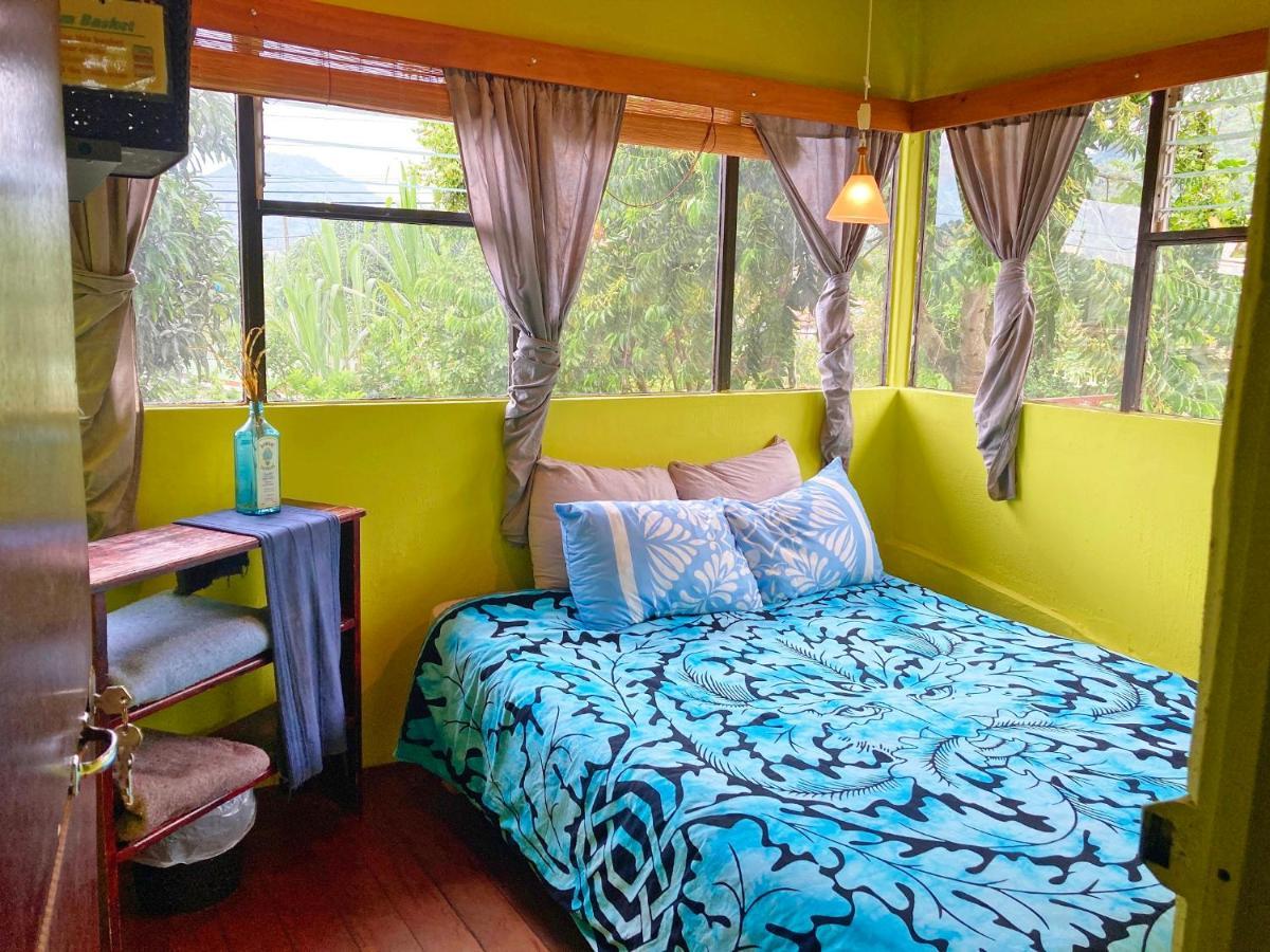 Montana Linda Hostel Orosí エクステリア 写真