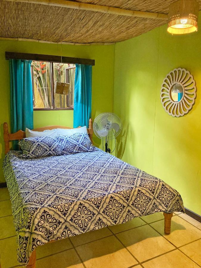 Montana Linda Hostel Orosí エクステリア 写真